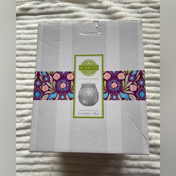 Scentsy Crystallize Blue Glitter Full Size Snowflake Warmer New in Box -Retired - Picture 7 of 7